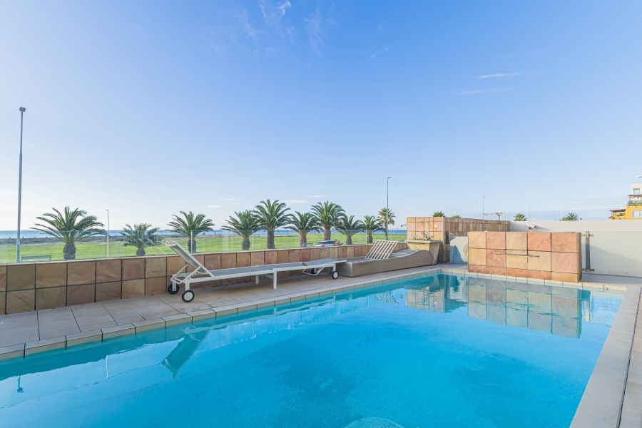 To Let 4 Bedroom Property for Rent in Mouille Point Western Cape